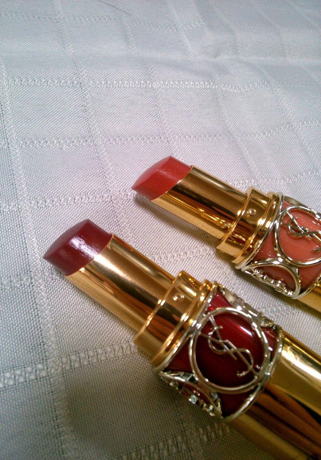 ルージュ ヴォリュプテ シャイン/YVES SAINT LAURENT BEAUTE/口紅を使ったクチコミ(2枚目)