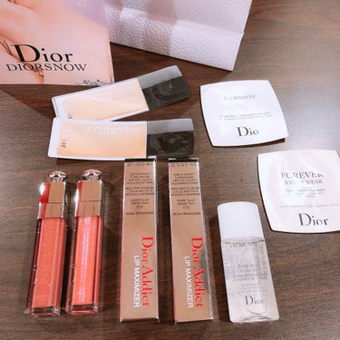 
⭐️Dior⭐️

アディクトリップマキシマイザー
💄ローズウッド
💄ホロピンク


どっちの色もほんとに可愛い💕

ローズウッドは大人っぽい雰囲気になる
細かいパールがたくさん入ってます

ホロピン