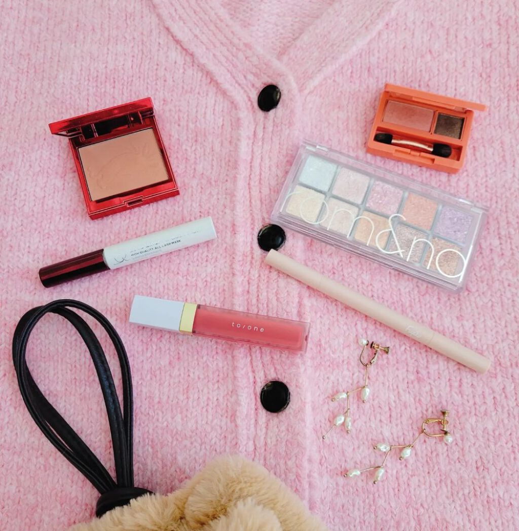 トーン ペタル エッセンス カラー バター 04 ブライトピンク/to/one/リップグロスを使ったクチコミ（2枚目）