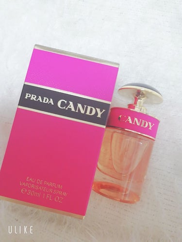 
💗🍭媚薬香水で魅力的な女性へ💗🍭

今回は愛用している香水をご紹介します。

PRADA「CANDY」オードパルファムです💓
まずこの見た目…
めちゃくちゃ可愛くないですか！？😍
ビビッドピンクにブラ