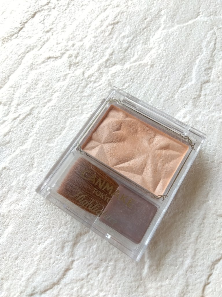 ハイライター N01 シルキーベージュ/キャンメイク/パウダーハイライトを使ったクチコミ（1枚目）