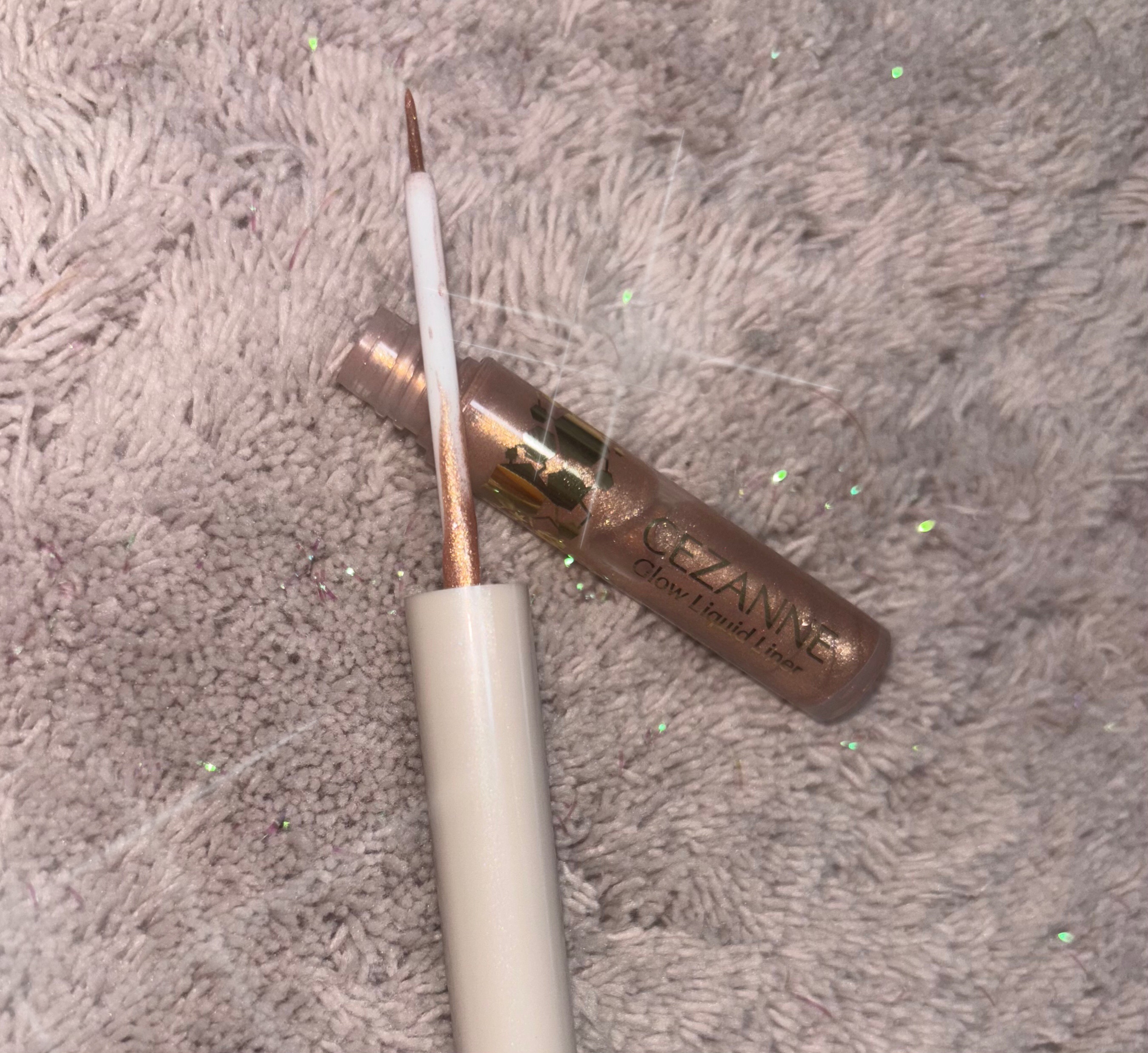 グロウリキッドライナー 20 ムーンベージュ/CEZANNE/リキッドアイライナーを使ったクチコミ（1枚目）