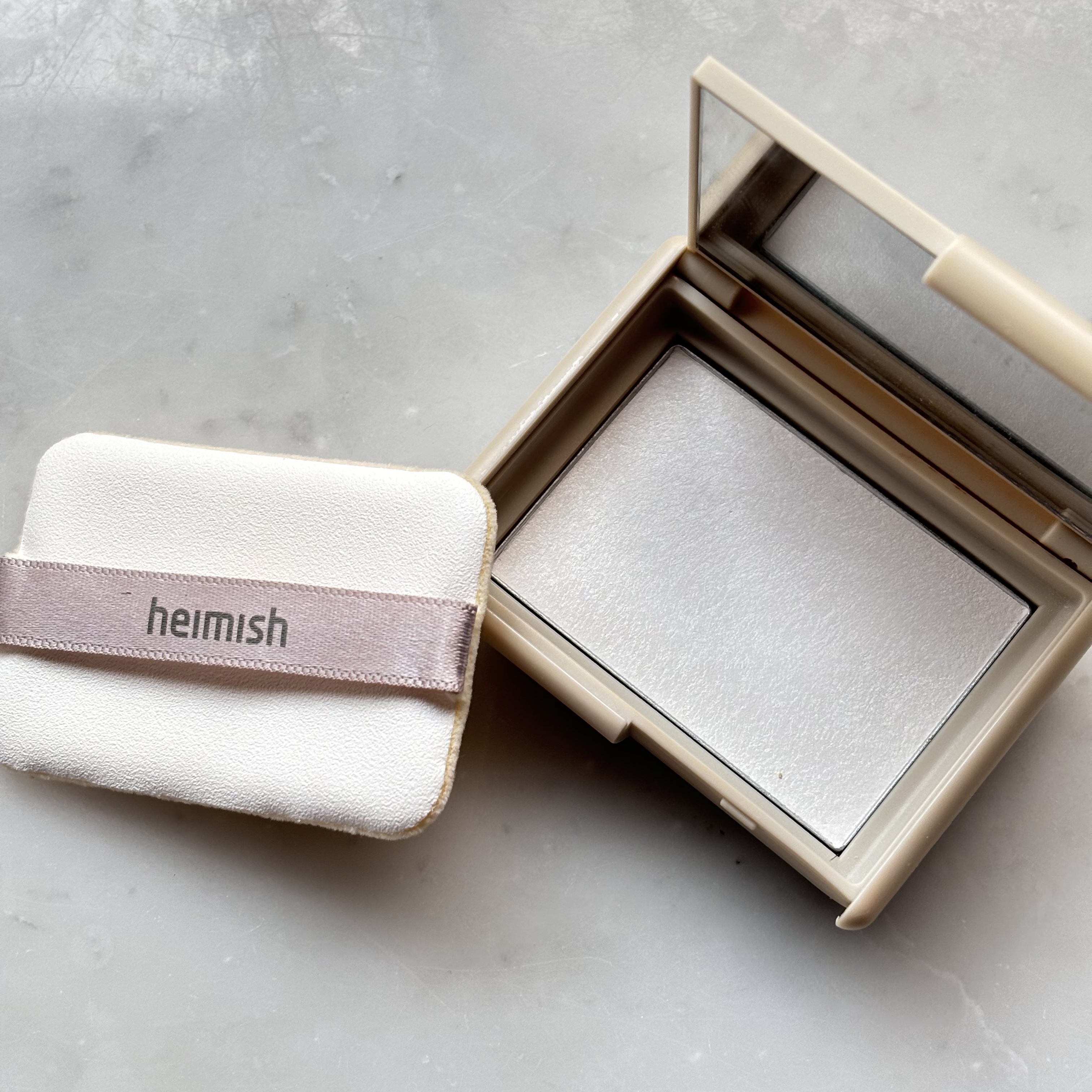 モリンガセラミドセッティングパウダーパクト/heimish/プレストパウダーを使ったクチコミ（2枚目）