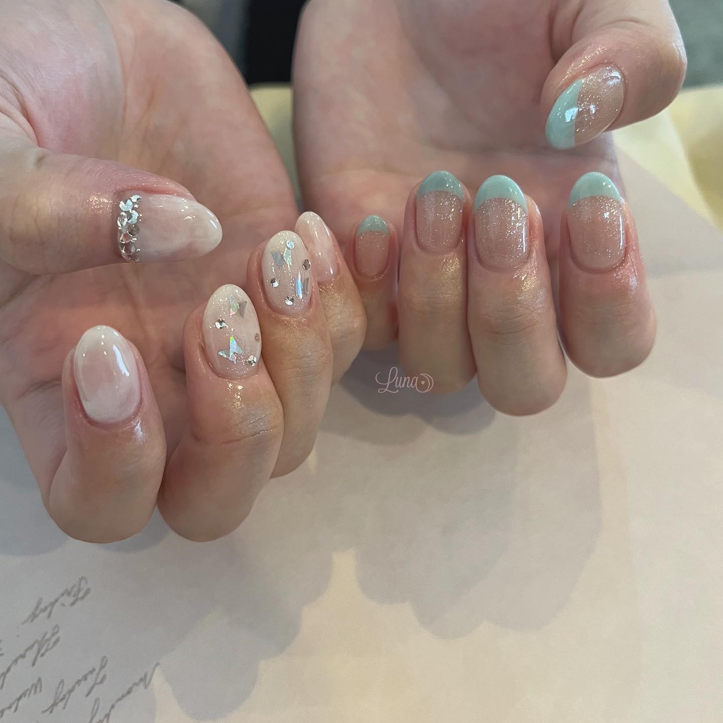 #ジェルネイル,#ワンカラーネイル,#ニュアンスネイル,#うるうるネイル,#ちゅるんネイル,#シンプルネイル,#パーツネイル,#透け感ネイル,#クリアネイル,#ぷっくりネイル,#ちぐはぐネイル,#韓国ネイル,#きらきらネイル,#うるつやネイル,#フレンチガーリーネイル,#ミントグリーンネイル,#ホワイトネイル,#フレンチネイルのネイルデザイン