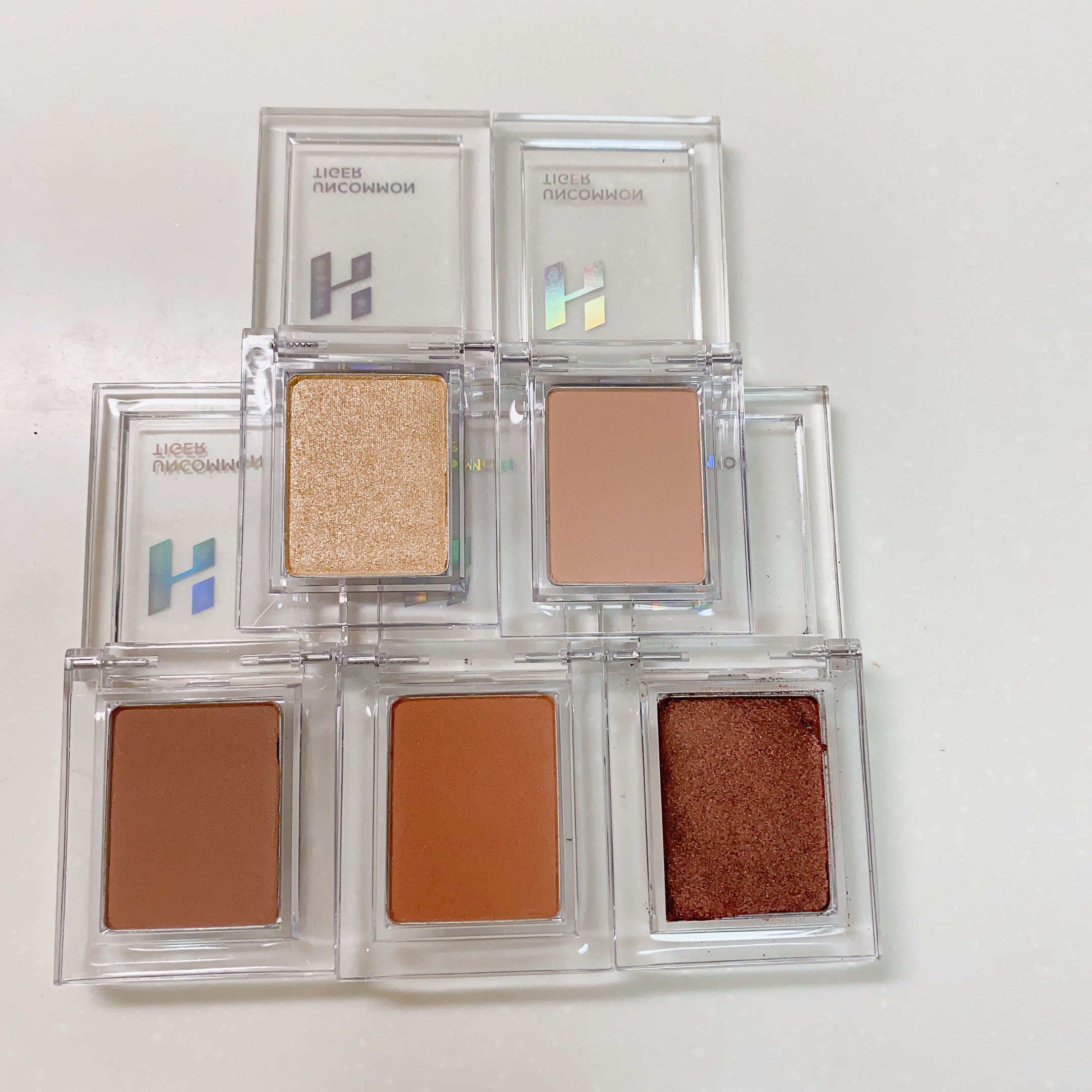 アンコモンタイガー ピースマッチングシャドウ/HOLIKA HOLIKA/単色アイシャドウを使ったクチコミ（2枚目）