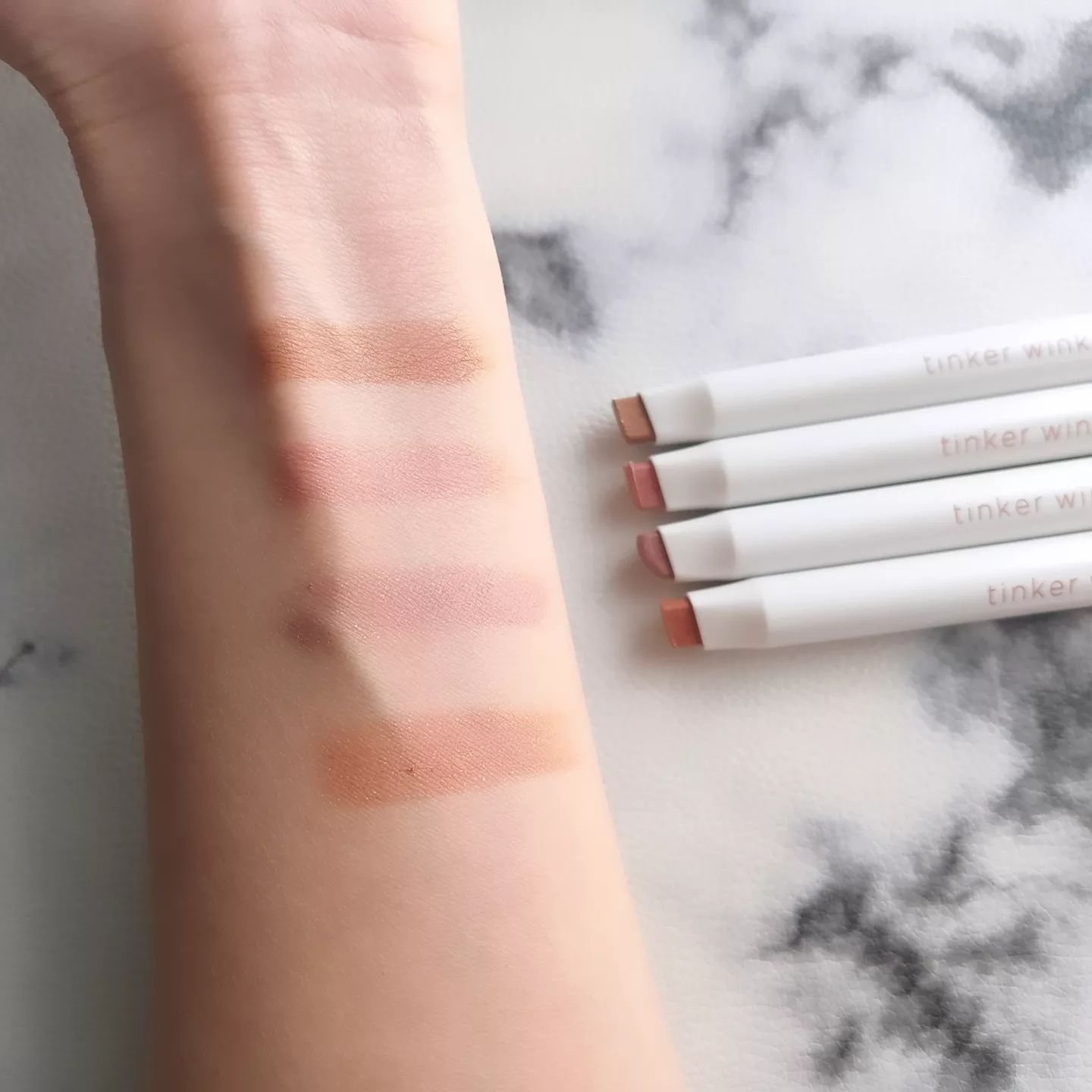 透け感アイシャドウペンシル/ティンカーウィンク/スティックアイシャドウを使ったクチコミ（2枚目）