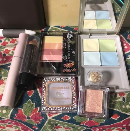 テスティモ フレームインパクトアイズのクチコミ「2018.04.19
昨日はコメントを貰っていたのでコスメを返品する為にガチャガチャと。
普段.....」(1枚目)