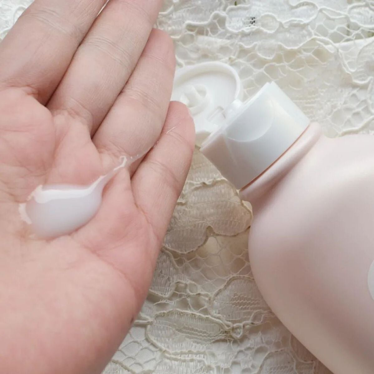 デオドラントボディミルク フローラルブーケ/エージーデオ24/ボディミルクを使ったクチコミ(4枚目)