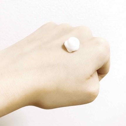 VECUA Honey ハグモアボディミルク お花のまどろみのクチコミ「【VECUA Honey】
ハグモアボディミルク お花のまどろみ
。゜゜。+。゜*゜。.....」(2枚目)