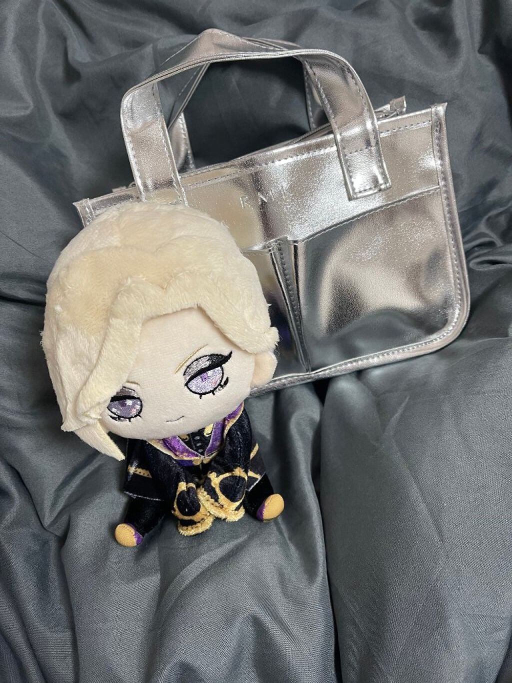 るんちゃみ on LIPS 「#rmkメイクポーチたくさん入りますぜひ買ってみてください!..」(1枚目)