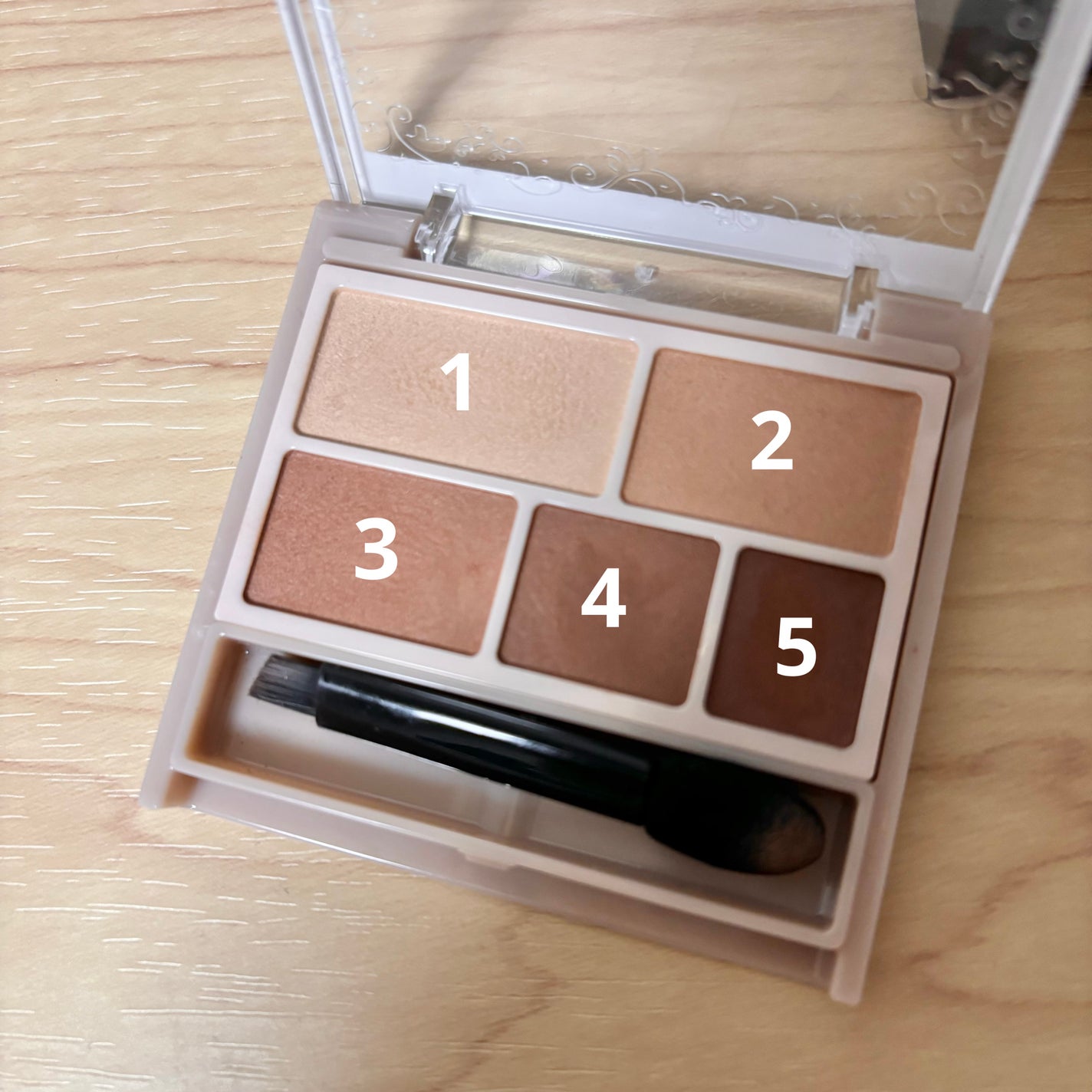 パーフェクトマルチアイズ/キャンメイク/アイシャドウパレットを使ったクチコミ(2枚目)