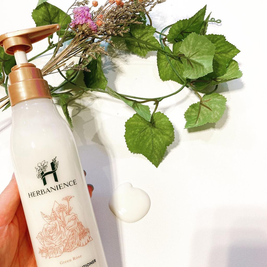 ハーバニエンス シャンプー・コンディショナー（グリーンローズ）/HERBANIENCE/市販シャンプーを使ったクチコミ（3枚目）