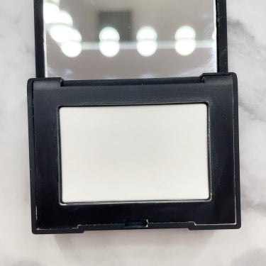 NARS ライトリフレクティングセッティングパウダー　プレスト　Nのクチコミ「＼お気に入りコスメ紹介／

▷NARS
   ライトリフレクティングセッティングパウダー
  .....」（2枚目）