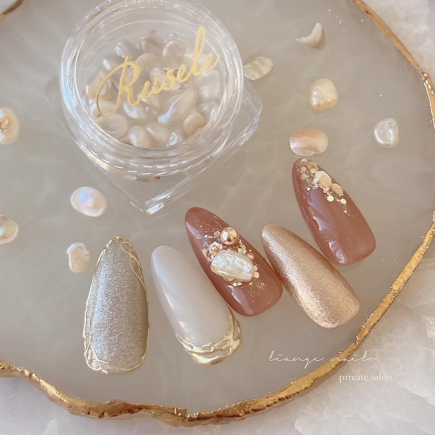 #リアンジェネイル,#柏ネイル,#ネイル,#ニュアンスネイル,#大人ニュアンスネイル,#秋ネイル,#冬ネイル,#ミラーネイル,#マグネットネイル,#ギャラクシーネイル,#グリッターネイルのネイルデザイン