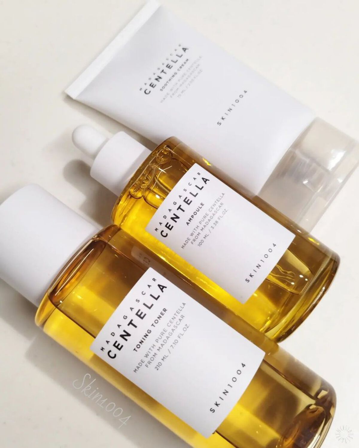 🔊マダガスカルの大自然をお肌に

#COCOの韓国美容

マダガスカル産の自然成分を使用した”Skin1004”。

今回は日本でもバズった”Skin1004 Centella Seriesを紹介。

次の朝，肌の赤み・ニキビが薄くなって