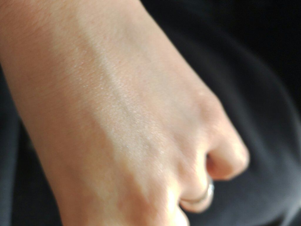 リップケア　ブラー LB02 パールホリック（限定カラー）/excel/リップクリームを使ったクチコミ（3枚目）