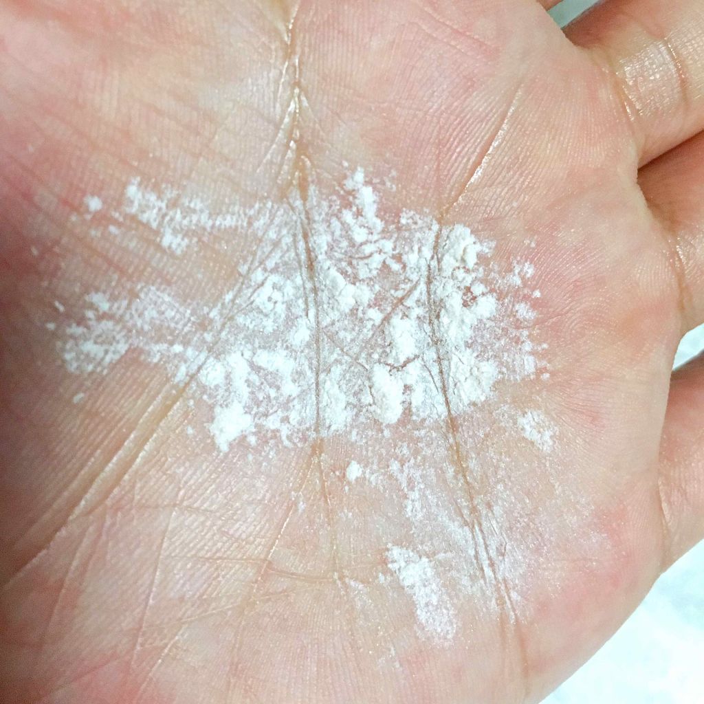 AQ MW フェイスパウダー/DECORTÉ/ルースパウダーを使ったクチコミ（2枚目）