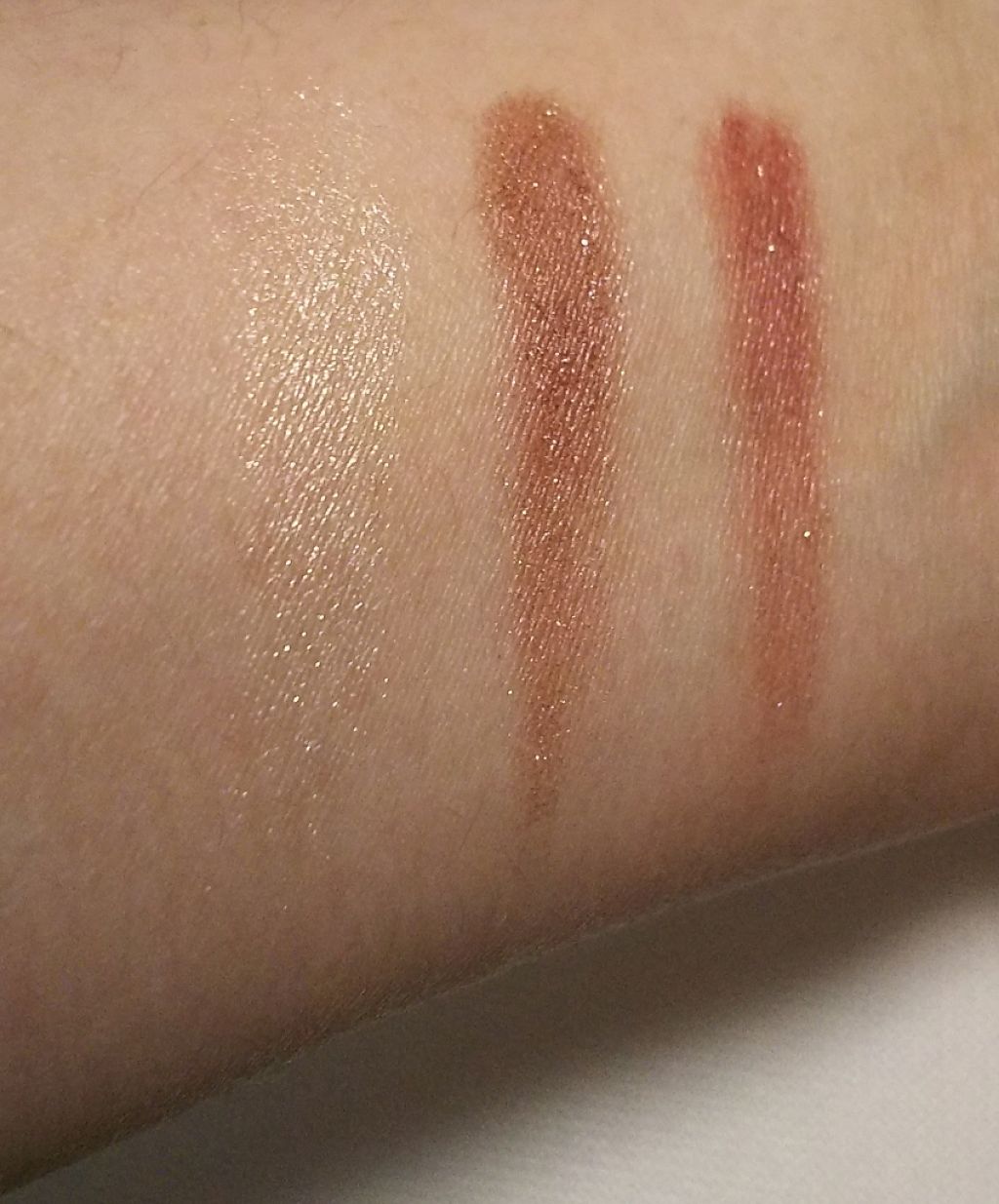 トーンアップアイシャドウ/CEZANNE/アイシャドウパレットを使ったクチコミ（3枚目）