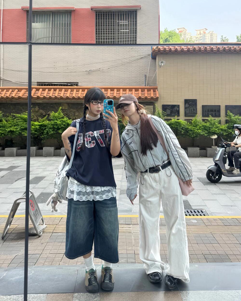 ひとみ on LIPS 「即座に応じる友情はとても楽しいです#コーデ#韓国コーデ#韓国フ..」(3枚目)