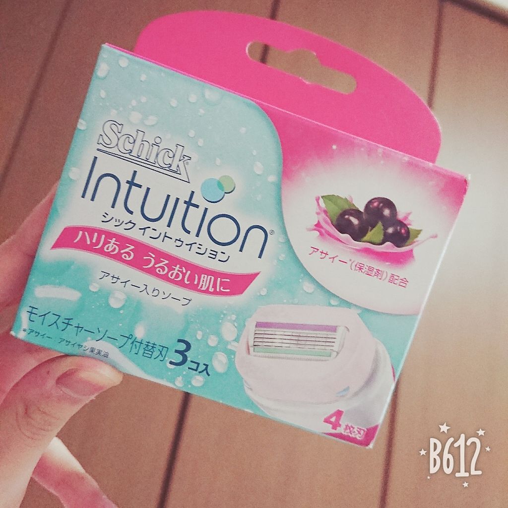 イントゥイション しっとり肌 ホルダー (刃付き+替刃1コ)/イントゥイション/シェーバーを使ったクチコミ（1枚目）