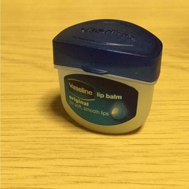 ヴァセリン リップ オリジナルのクチコミ「Vaseline   lip balm

最近、なんだか唇の荒れが気になるなーと思って購入した.....」（1枚目）