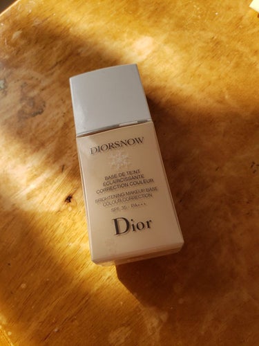 スノー メイクアップ ベース UV35 SPF35／PA+++ ベージュ シェード（生産終了）/Dior/化粧下地を使ったクチコミ（1枚目）