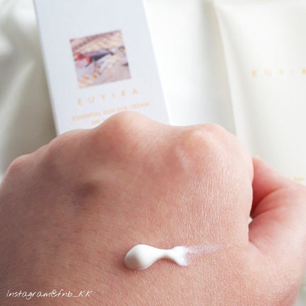 エッセンシャルサンシルククリーム/EUYIRA/日焼け止めクリームを使ったクチコミ(2枚目)