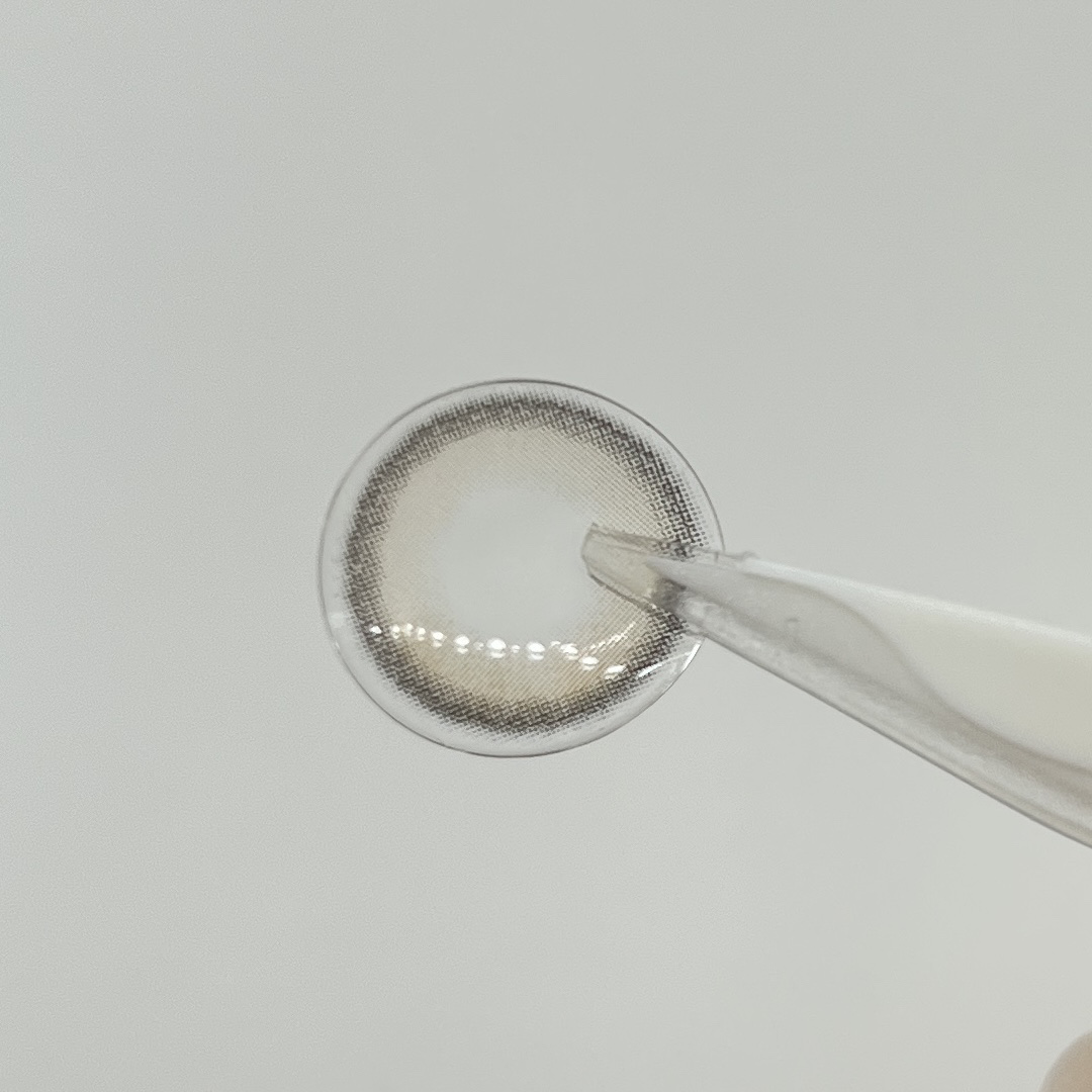 dooonut /WEEKENDSHOP/１ヶ月（１MONTH）カラコンを使ったクチコミ（3枚目）