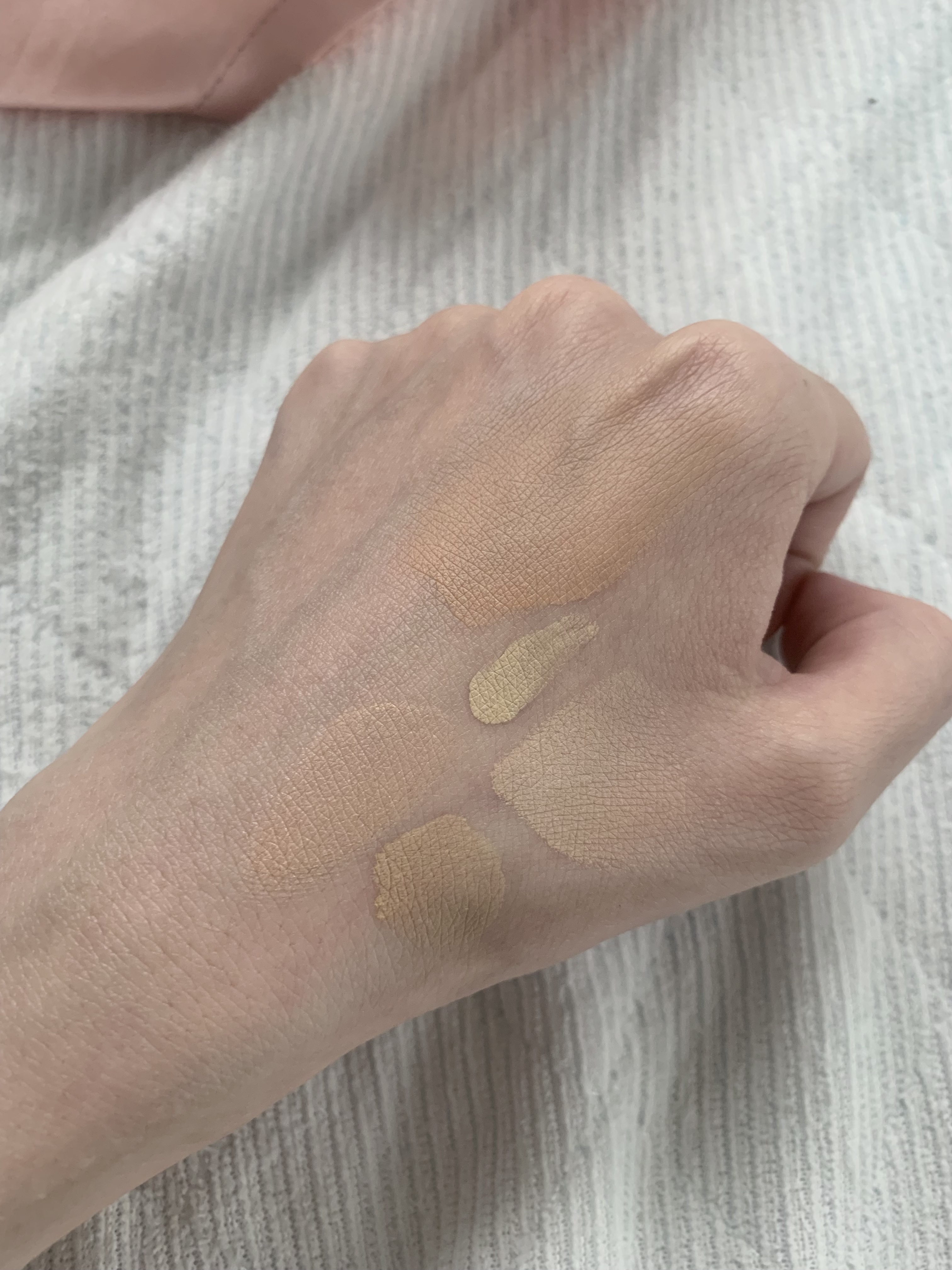 フェザータッチファンデーション 05 イエローベージュ/aZTK/リキッドファンデーションを使ったクチコミ（2枚目）