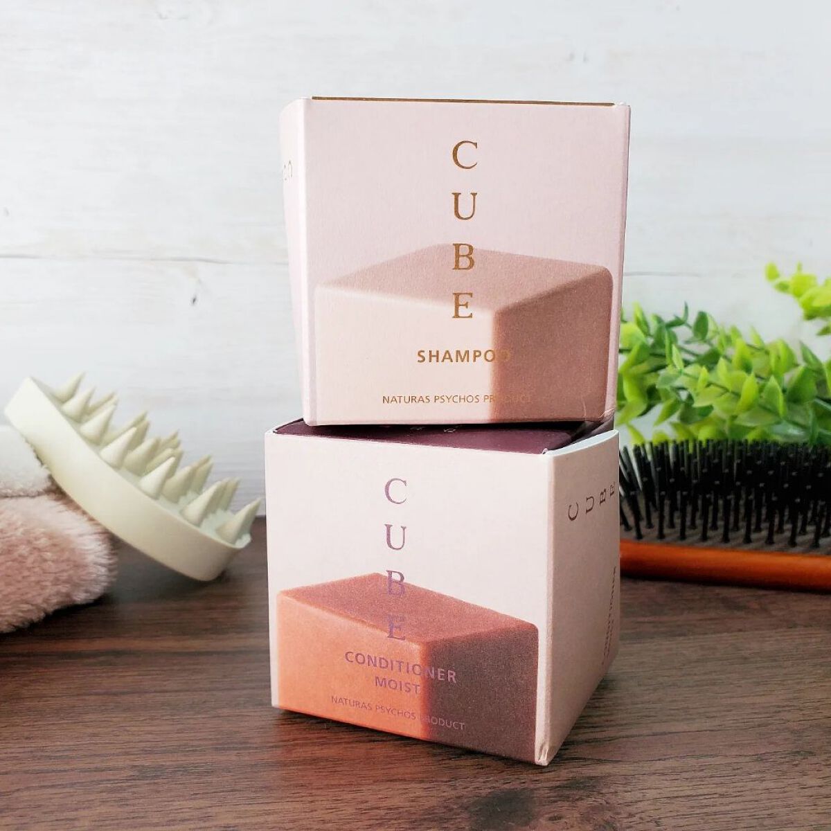 Naturas Psychos Product  CUBEコンディショナー MOIST –milky leafの⾹りのクチコミ「CUBEシャンプー
CUBEコンディショナー(しっとりタイプ) 

日本人の髪に優しい独自処方.....」（1枚目）