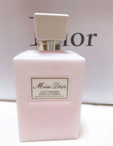 Dior ミス ディオール ボディ ミルクのクチコミ「❁︎Dior❁︎
ミス ディオール ボディ ミルク
200ml ¥7,700

みずみずしいテ.....」（2枚目）