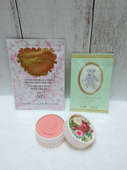 ミニ プレスト チークカラー/レ・メルヴェイユーズ ラデュレ/パウダーチークを使ったクチコミ(1枚目)