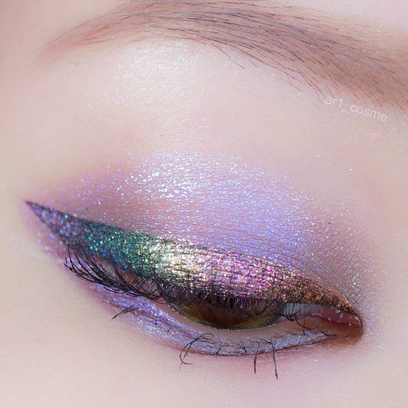 Velvet Dreams Opal Multichrome Pressed Eyeshadow/Karla Cosmetics /単色アイシャドウを使ったクチコミ（2枚目）