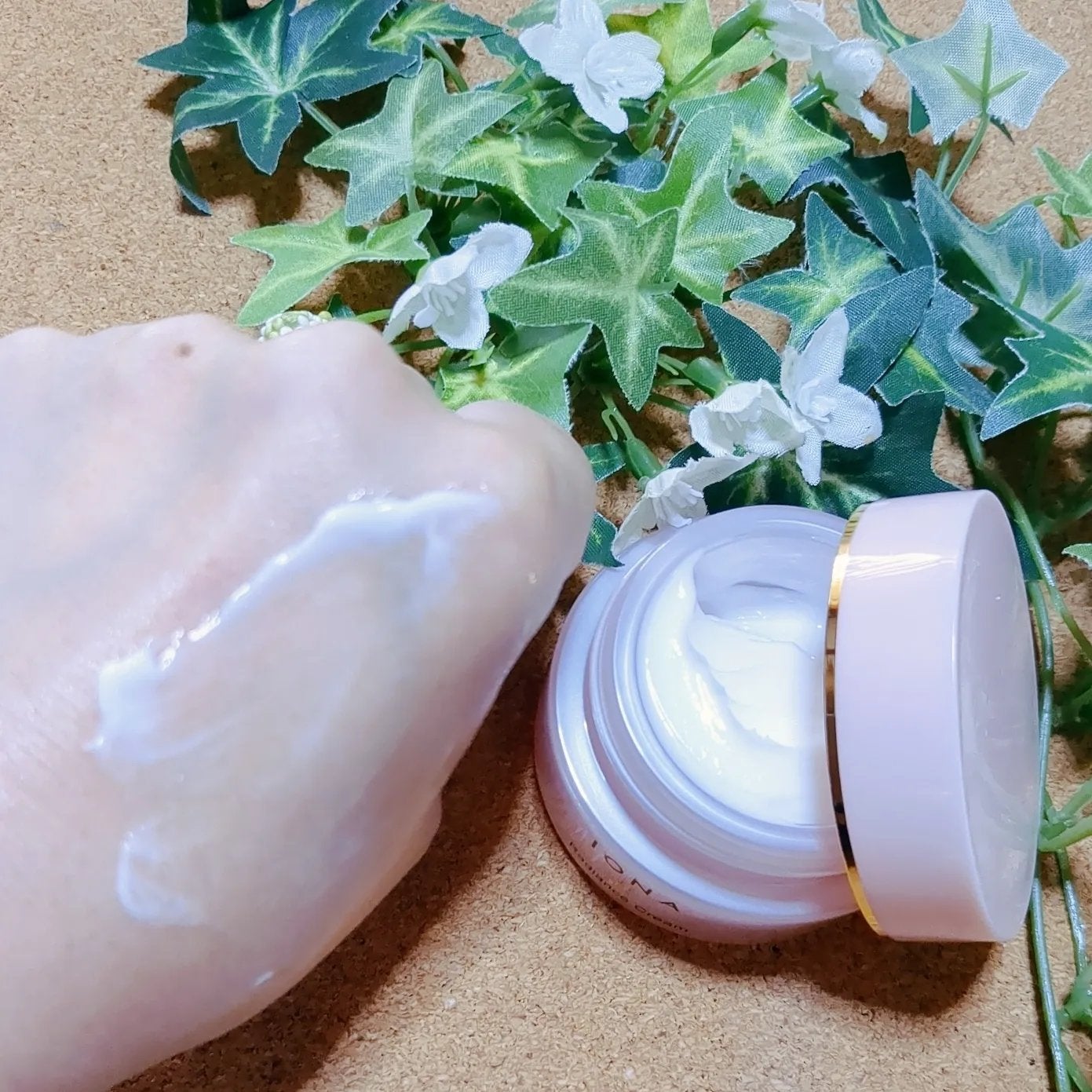 イオナR ラディアンス クリーム/イオナR (イオナアール)/フェイスクリームを使ったクチコミ(3枚目)