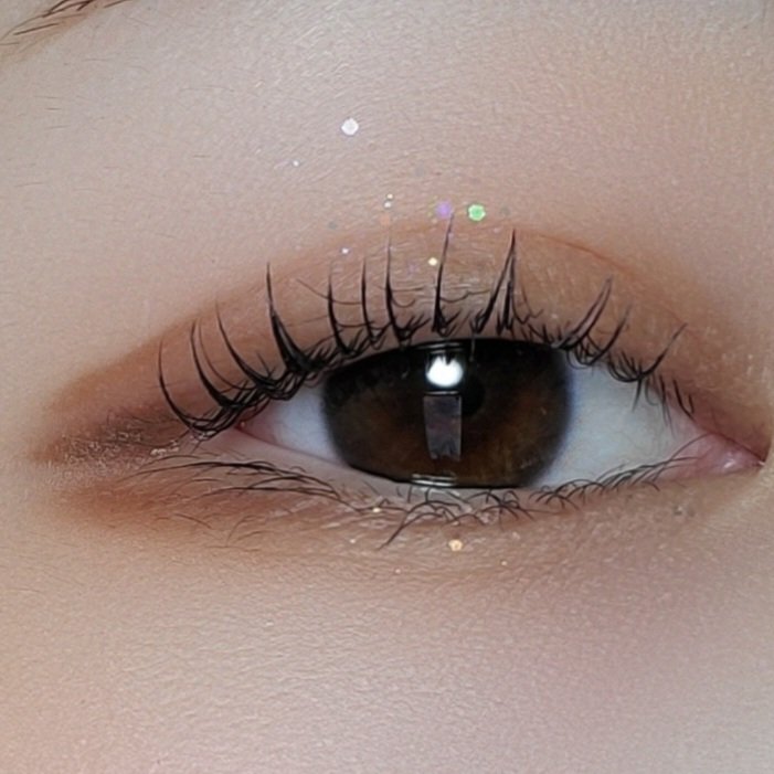 フラワーノーズ スワンバレエシリーズ リキッドアイシャドウ 01 ダイヤモンドスター/FlowerKnows/リキッドアイシャドウを使ったクチコミ（3枚目）