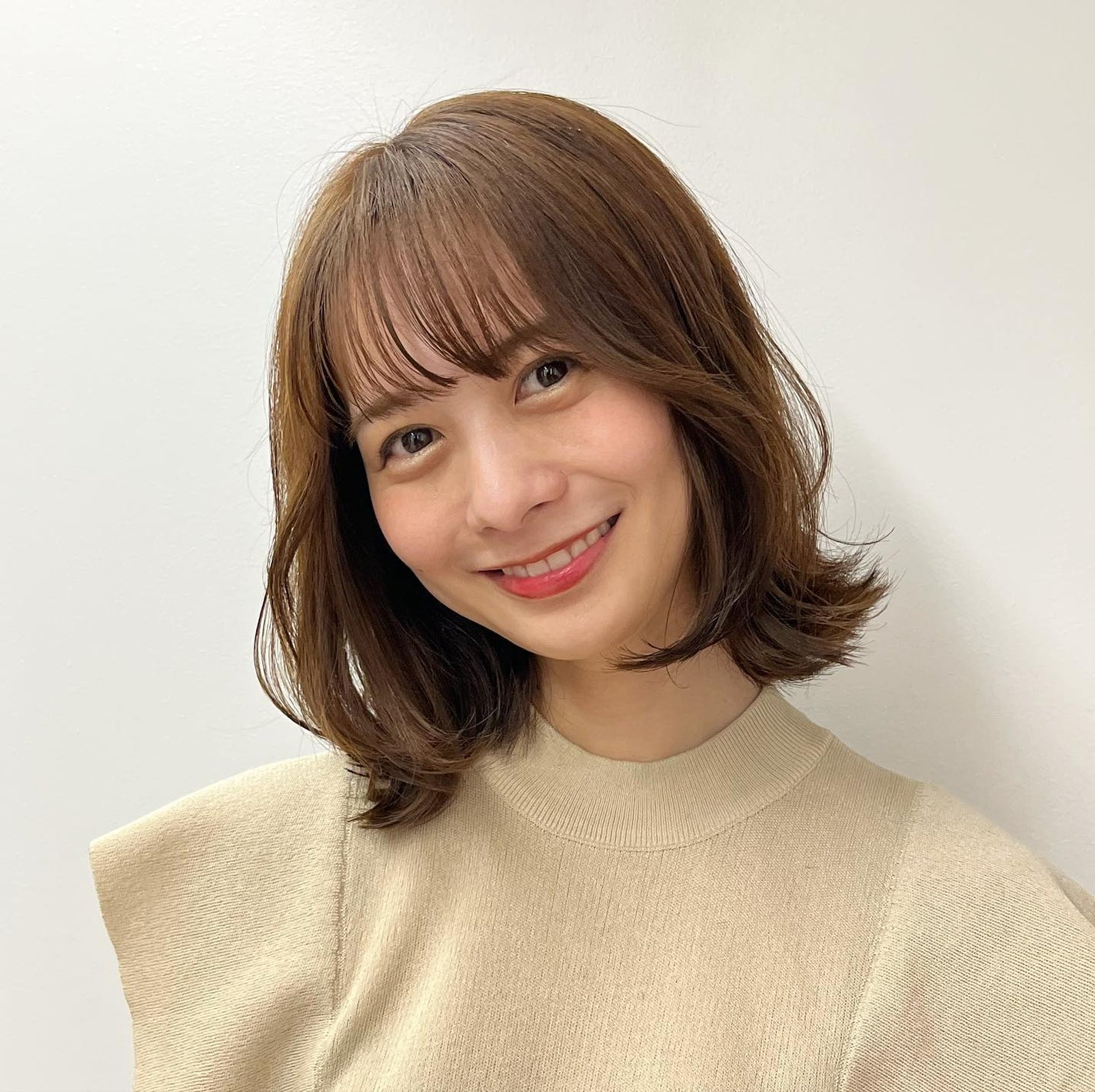 HARUNA on LIPS 「.風になびく素敵なレイヤーたっぷりカット✨✨✨✨..#レイヤー..」(1枚目)