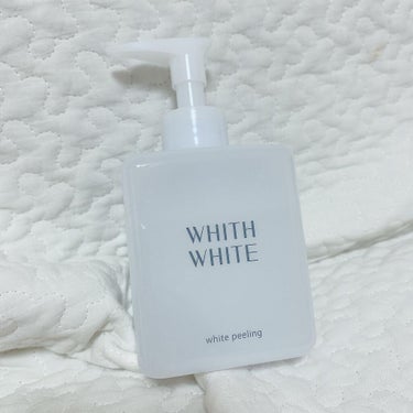 ·
WHITH WHITE
ピーリングジェル
内容量 ¦ 250g
価格 ¦ 2000円

容器がシンプルでお洒落‪⸜ 𖧧 ⸝‍‬
また、四角いボトルだから安定感があるけど
地味に場所を取る(՞ . .