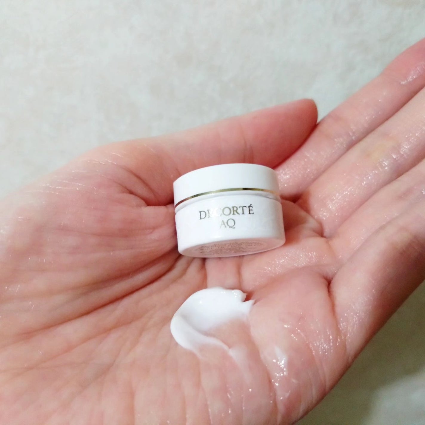 AQ アブソリュート エマルジョン マイクロラディアンス Ⅲ/DECORTÉ/乳液を使ったクチコミ(4枚目)