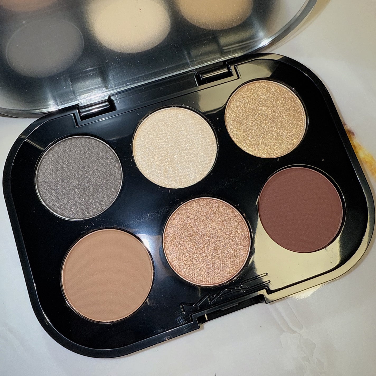 コネクト イン カラー アイシャドウ パレット × 6/M・A・C/アイシャドウパレットを使ったクチコミ(4枚目)