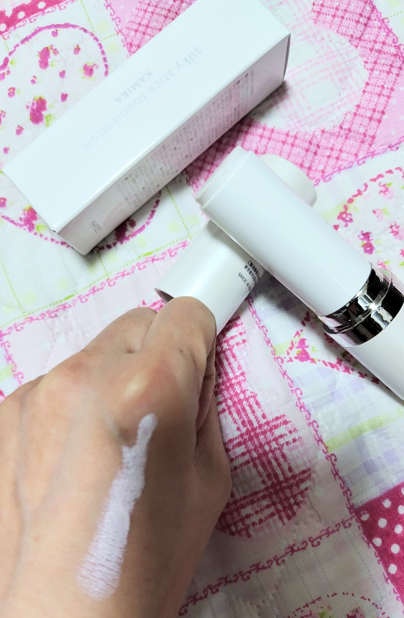 シルキースティックファンデーション/KAMIKA/その他ファンデーションを使ったクチコミ（3枚目）