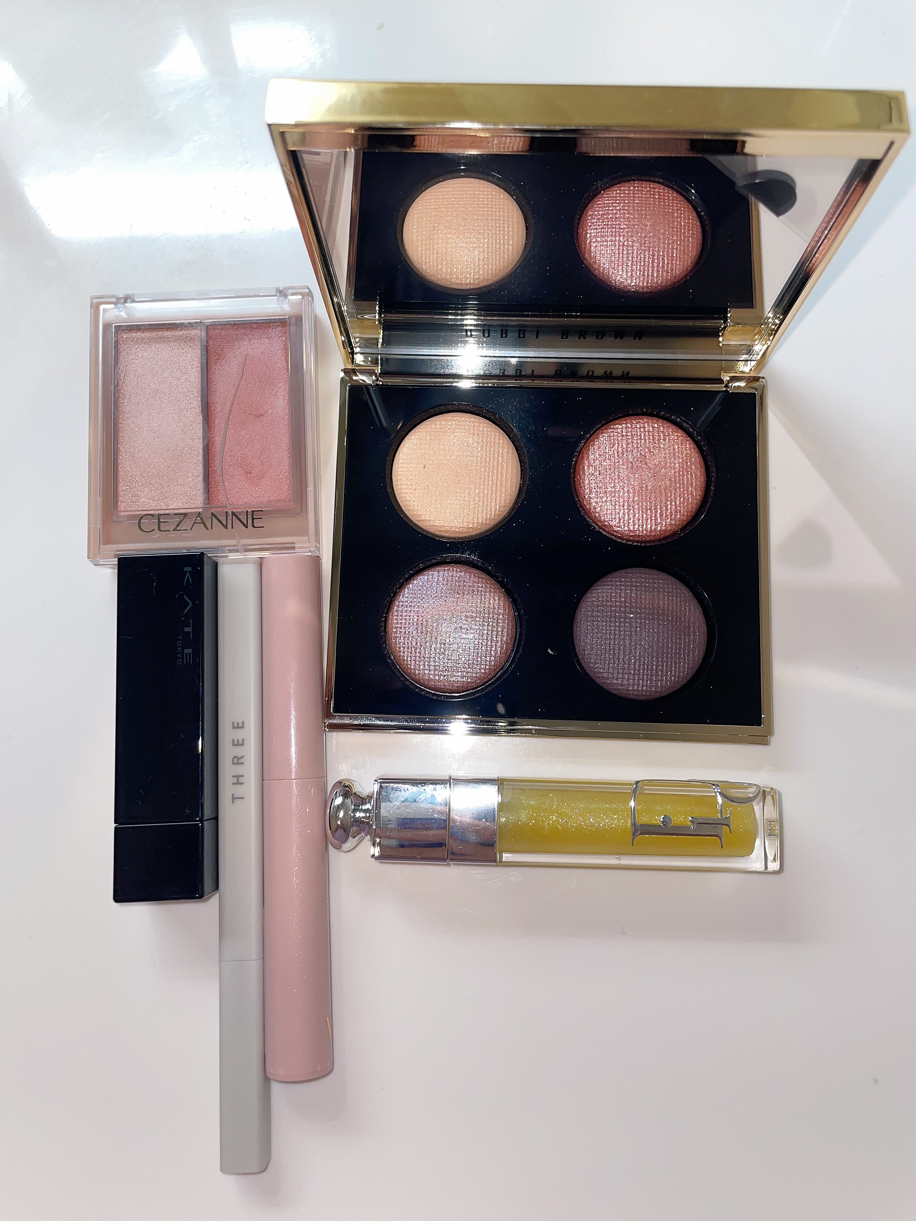 リュクス アイシャドウ クォード グロウ ウィズ ラブ コレクション/BOBBI BROWN/アイシャドウパレットを使ったクチコミ（3枚目）