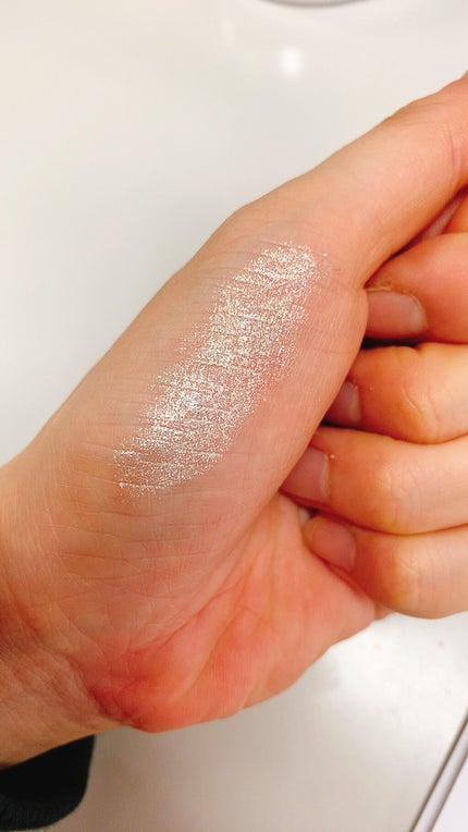 プリティー イージーグリッタースティック N°2フラッター【旧】/unleashia/グリッターを使ったクチコミ(3枚目)