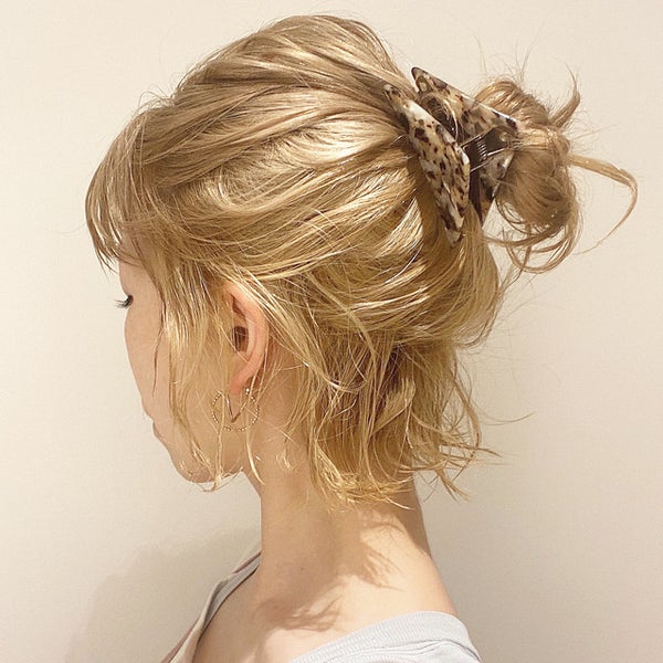 金髪のボブヘア