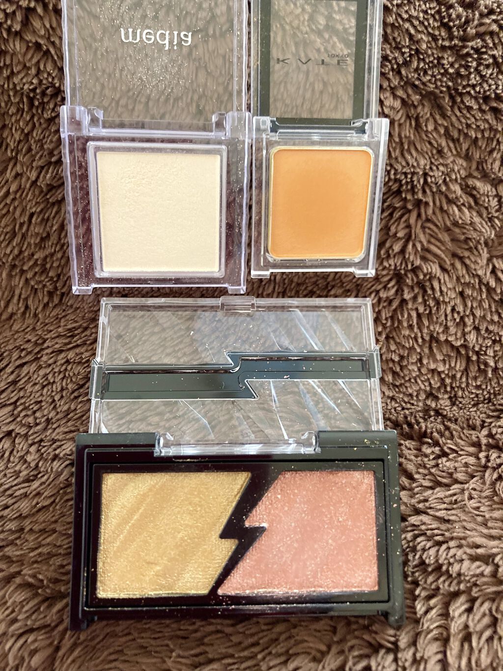 ブライトアップアイシャドウ/media/単色アイシャドウを使ったクチコミ（2枚目）