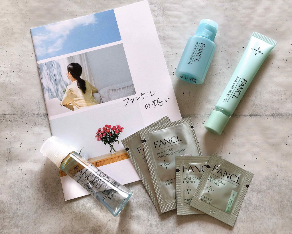 マ リ ア on LIPS 「最近、いつも使っていたスキンケアが合わなくなってきたのと、ニキ..」(1枚目)