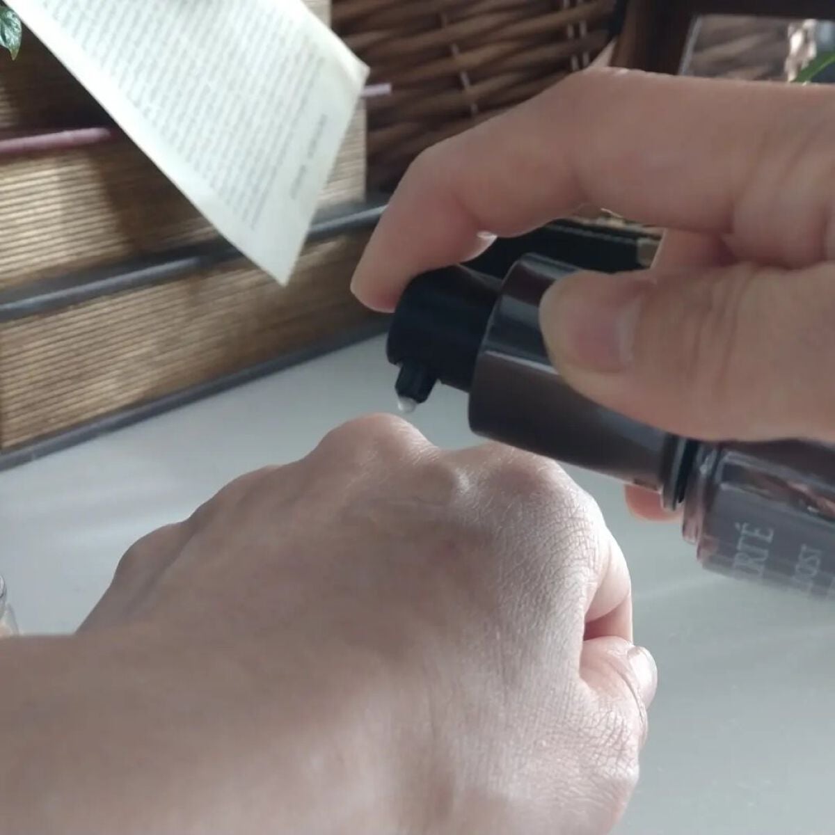 ホワイトロジスト ネオジェネシス ブライトニング コンセントレイト/DECORTÉ/美容液を使ったクチコミ(2枚目)