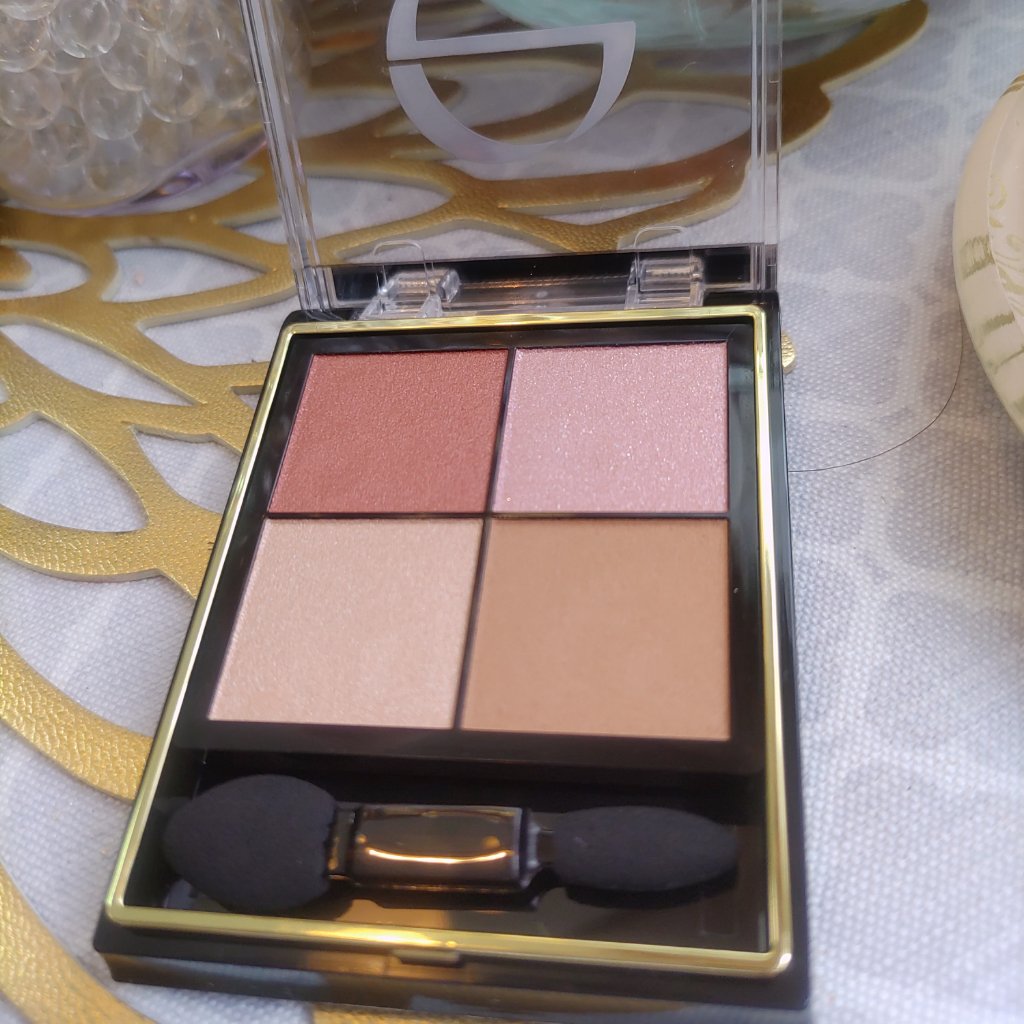 リアルクローズシャドウ CX06 バックスリット/excel/アイシャドウパレットを使ったクチコミ（2枚目）