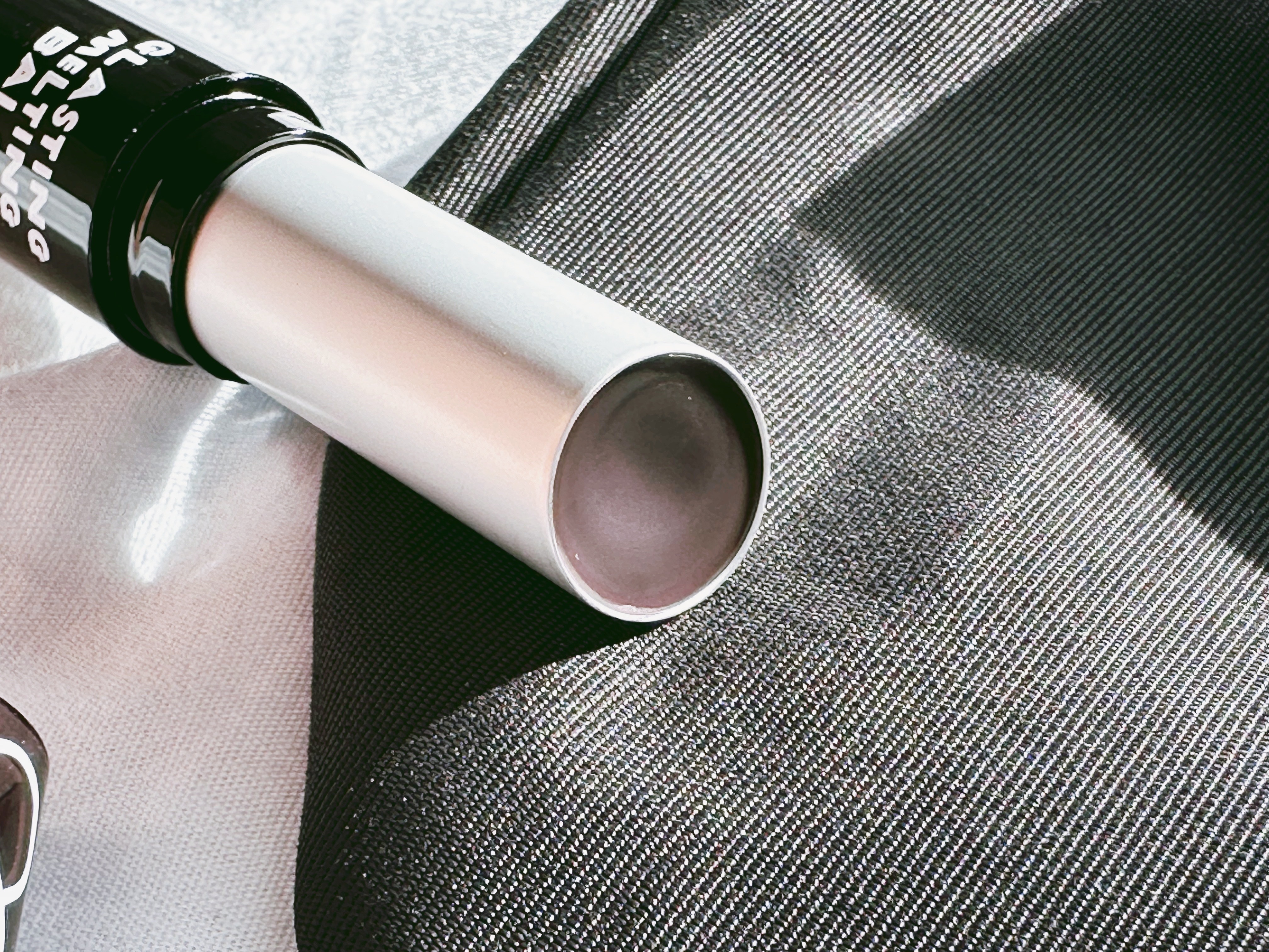 ジューシーラスティングティント 25 ベアグレープ（INAPSQUAREコラボ）/rom&nd/リップティントを使ったクチコミ（2枚目）