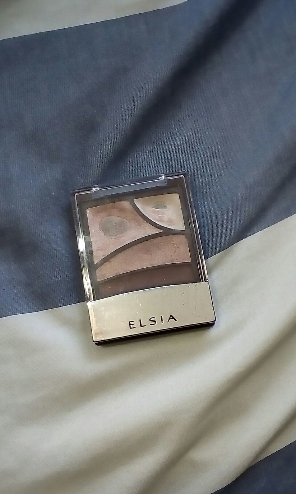 リュクスシャイン アイカラー/エルシア/アイシャドウパレットを使ったクチコミ（1枚目）