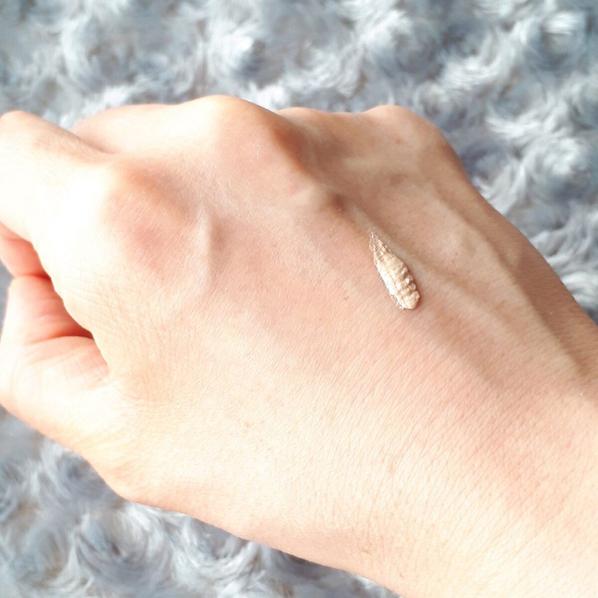 REVLON カラーステイ アイ シャドウ プライマーのクチコミ「手持ちのアイシャドウがより鮮やかに…しかし気になる点も(辛口注意🔥)
            .....」（2枚目）